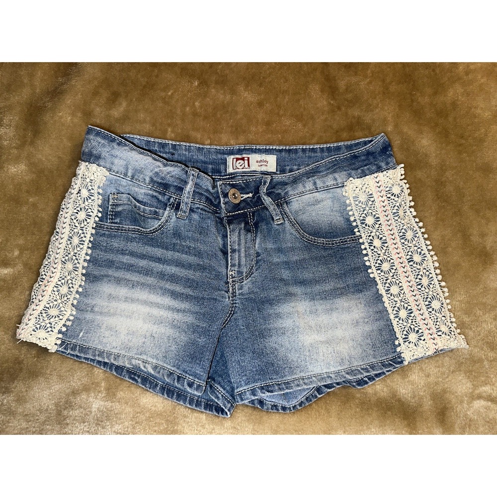 Lei Denim Jean Shorts Size 1 Regular Ashley Low rise lace Pockets
